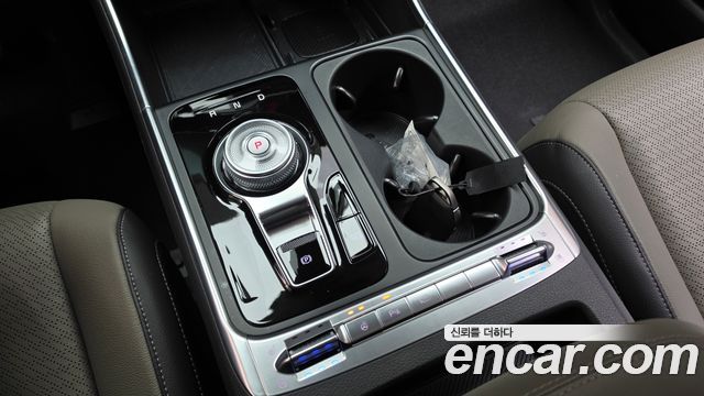 Kia Canival 2025 — photo 12
