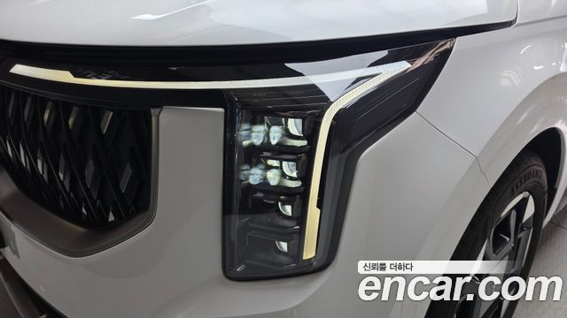 Kia Canival 2025 — photo 8