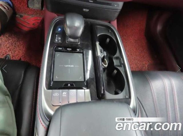 Lexus LS 2018 — photo 9