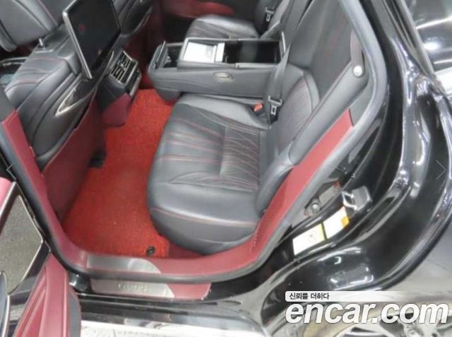 Lexus LS 2018 — photo 12