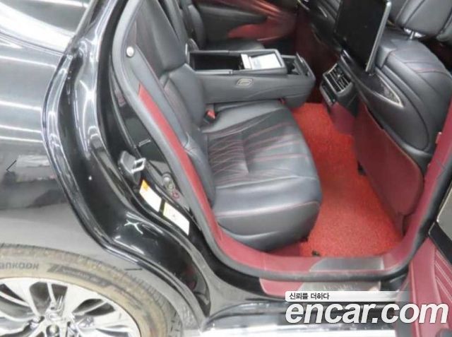 Lexus LS 2018 — photo 13