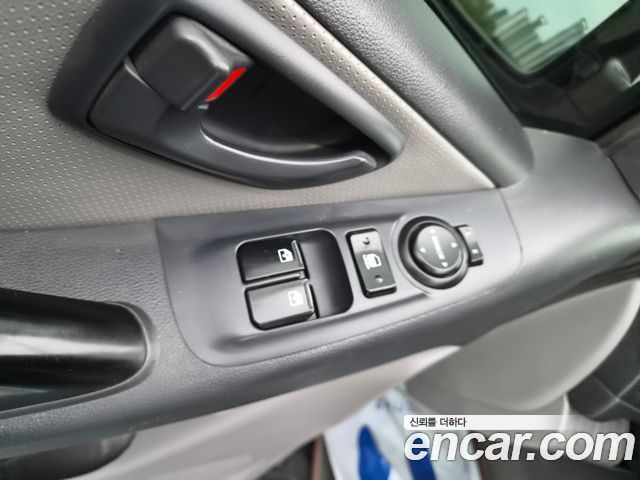Hyundai Starex 2012 — photo 11