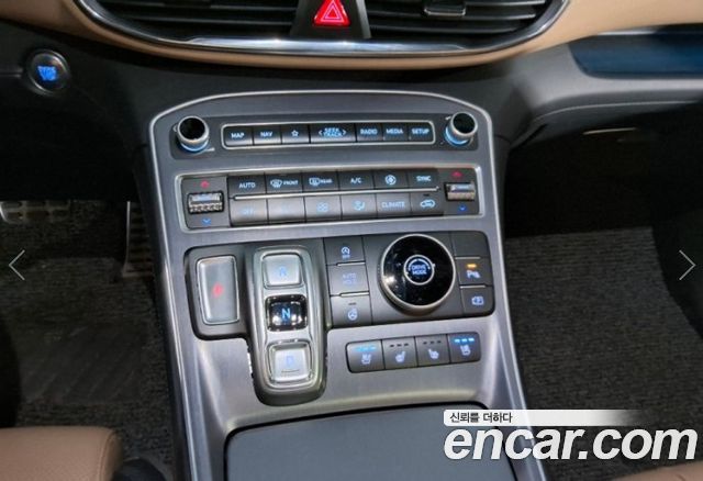 Hyundai Santafe 2023 — photo 13