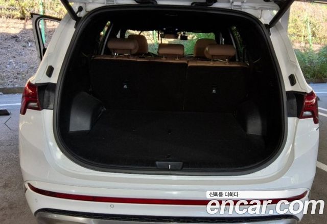 Hyundai Santafe 2023 — photo 16