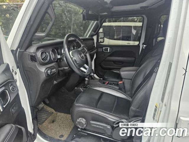 Jeep Wrangler 2021 — photo 6