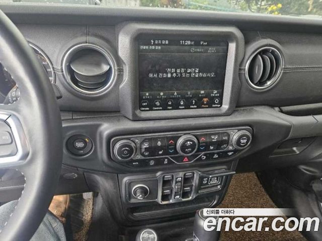Jeep Wrangler 2021 — photo 8