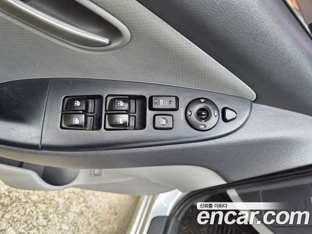 Hyundai AVANTE 2009 — photo 12