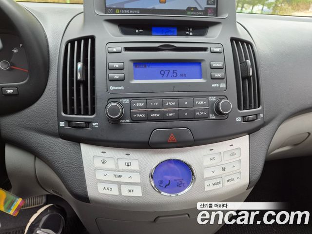 Hyundai AVANTE 2009 — photo 16