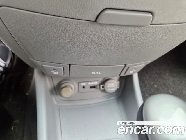 Hyundai AVANTE 2009 — photo 17