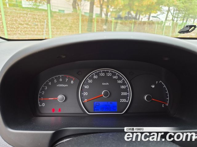 Hyundai AVANTE 2009 — photo 18