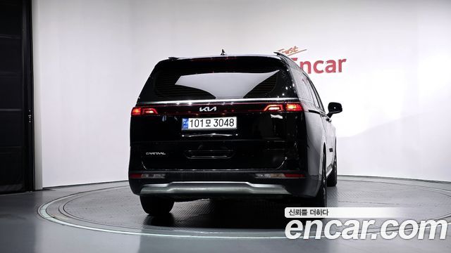Kia Canival 2023 — photo 4