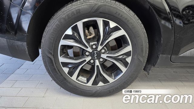 Kia Canival 2023 — photo 5