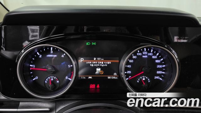 Kia Canival 2023 — photo 8