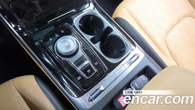 Kia Canival 2023 — photo 9