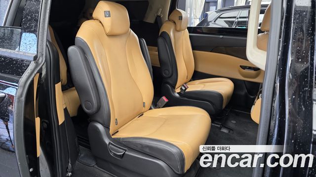 Kia Canival 2023 — photo 12