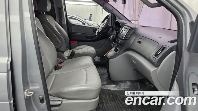 Hyundai Starex 2019 — photo 17