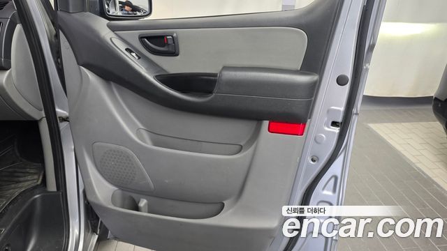 Hyundai Starex 2019 — photo 15