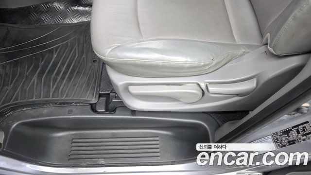 Hyundai Starex 2019 — photo 16