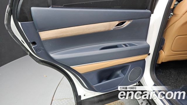 Genesis GV80 2022 — photo 15