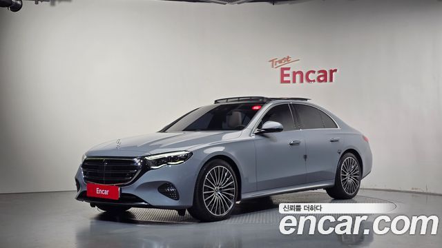 Mercedes-Benz E-Class 2025 — photo 1