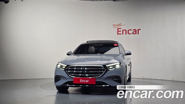 Mercedes-Benz E-Class 2025 — photo 3