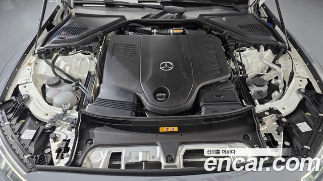 Mercedes-Benz E-Class 2025 — photo 6