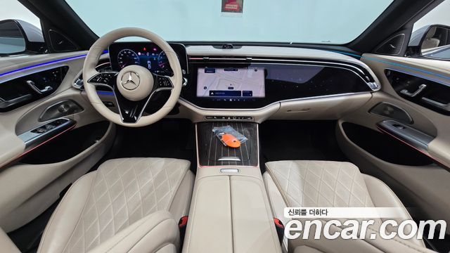 Mercedes-Benz E-Class 2025 — photo 10