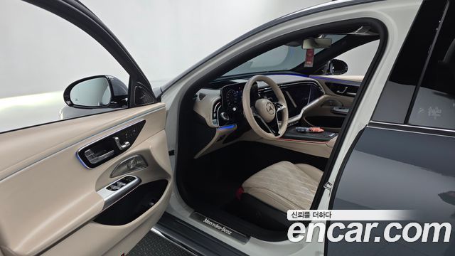 Mercedes-Benz E-Class 2025 — photo 13