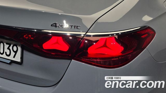 Mercedes-Benz E-Class 2025 — photo 9