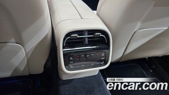 Mercedes-Benz E-Class 2025 — photo 27