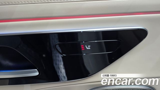 Mercedes-Benz E-Class 2025 — photo 28