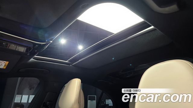 Mercedes-Benz E-Class 2025 — photo 35