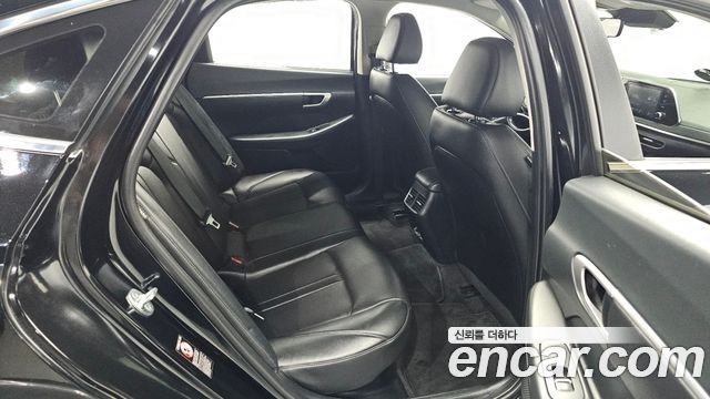 Hyundai Sonata 2022 — photo 17