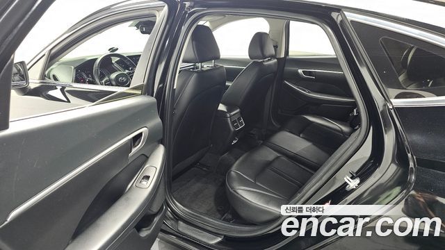 Hyundai Sonata 2022 — photo 18