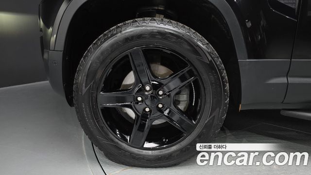 Land Rover Defender 2022 — photo 5