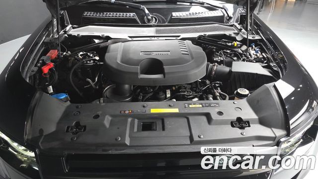 Land Rover Defender 2022 — photo 6