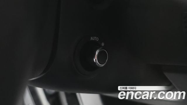 Land Rover Defender 2022 — photo 13