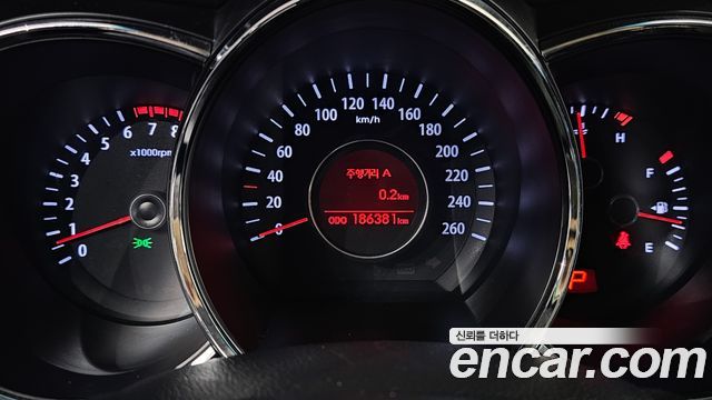 Kia K5 2013 — photo 8