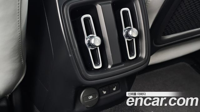 Polestar Polestar 2 2023 — photo 26