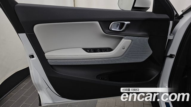 Polestar Polestar 2 2023 — photo 14