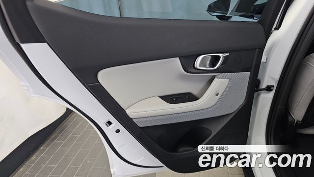 Polestar Polestar 2 2023 — photo 15