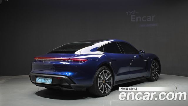 Porsche Taycan 2021 — photo 2