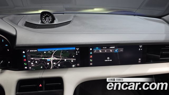 Porsche Taycan 2021 — photo 19
