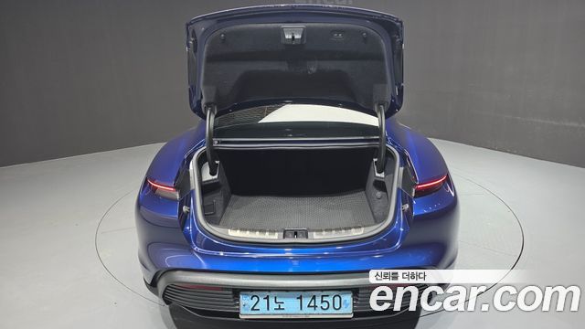 Porsche Taycan 2021 — photo 25