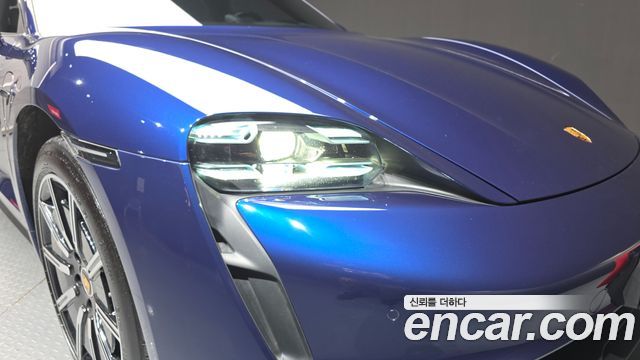 Porsche Taycan 2021 — photo 8