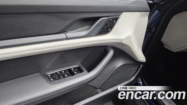 Porsche Taycan 2021 — photo 14