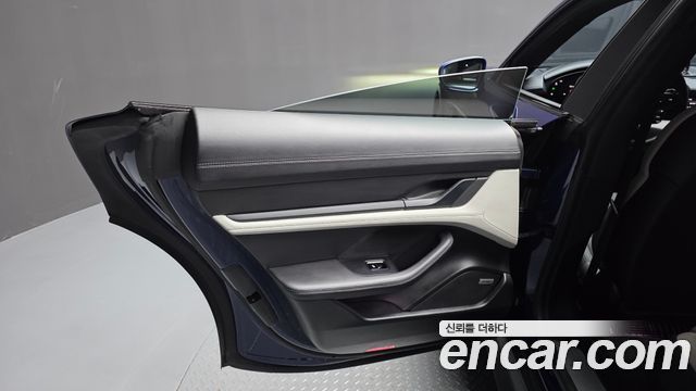 Porsche Taycan 2021 — photo 15