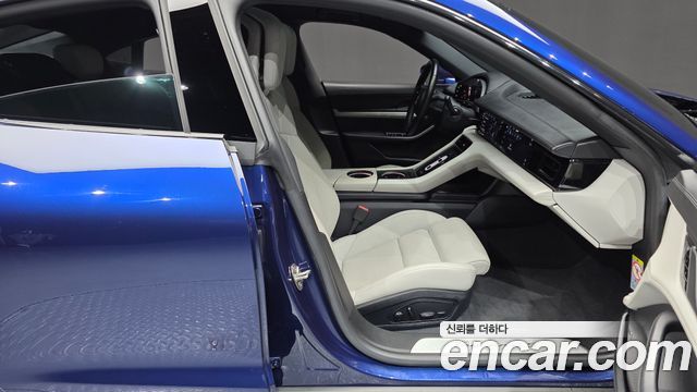 Porsche Taycan 2021 — photo 16