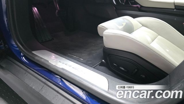 Porsche Taycan 2021 — photo 34