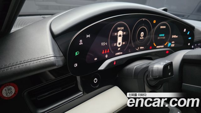 Porsche Taycan 2021 — photo 36